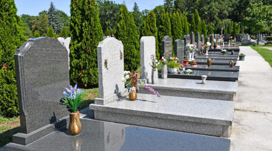 Comment choisir une pierre tombale?