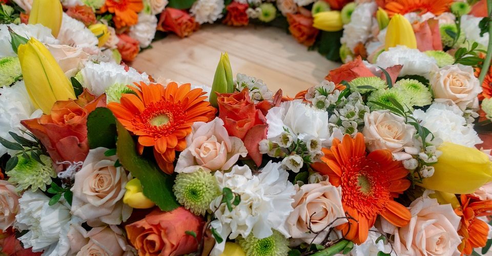 Quelles fleurs offrir pour un enterrement? | Funérailles Campens Braine BW  BXL Enterrement Braine le château Saint Gilles Bruxelles
